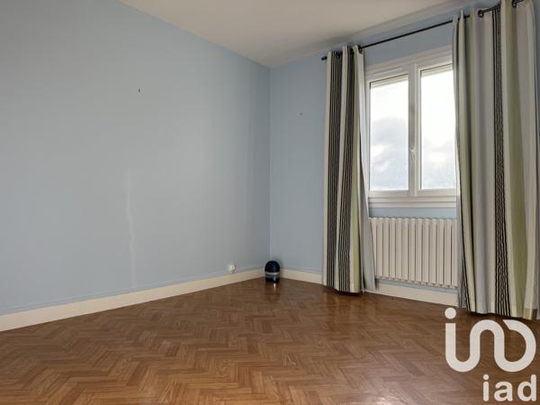 Maison 5 pièces de 110 m² à Sainte-Suzanne-sur-Vire (50750)