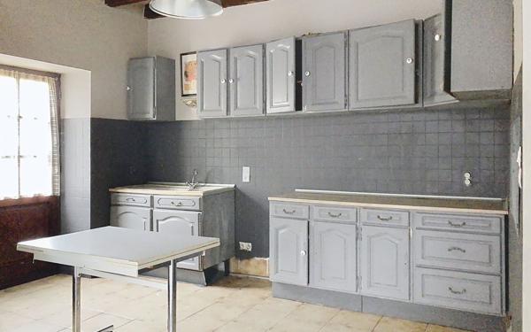 Maison à vendre    5 pièces •  La Chapelaude