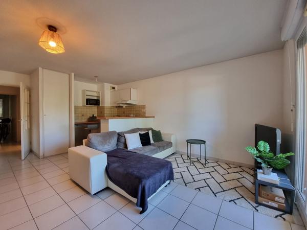 Location
                Appartement61,22 m² - 3 Pièces -
                    AGEN (47000)
