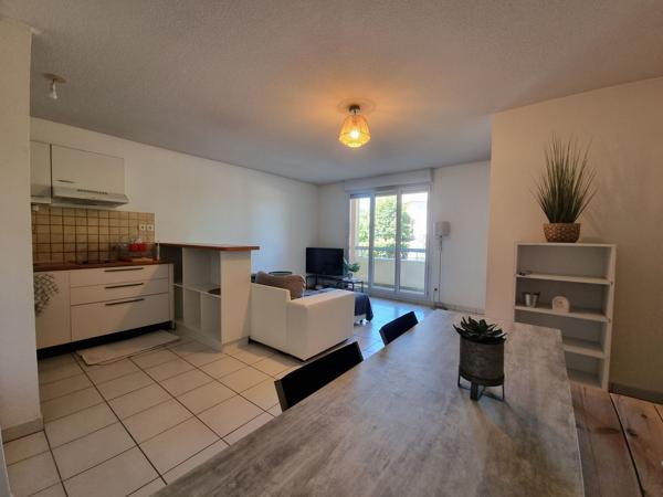 Location
                Appartement61,22 m² - 3 Pièces -
                    AGEN (47000)
