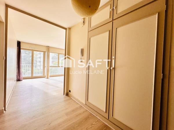 Mérignac – Appartement T4 de 105 m² dans résidence de standing avec balcon, cave et parkings