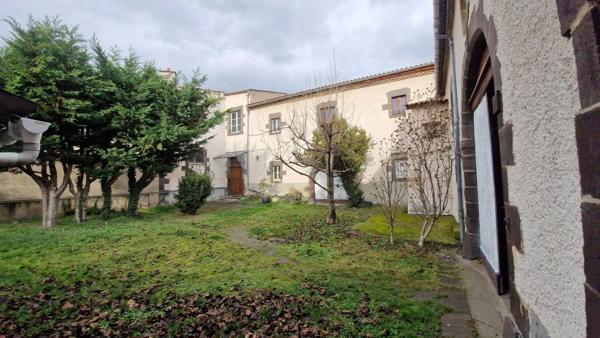 PROPRIETE VIGNERONNE DE 380 M2 AVEC NOMBREUSES DEPENDANCE