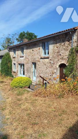En Hameau, au calme, 122m² hab, 3 chambres, dépendance, 1435m² de terrain.