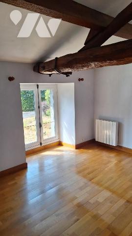 En Hameau, au calme, 122m² hab, 3 chambres, dépendance, 1200m² de terrain environ.