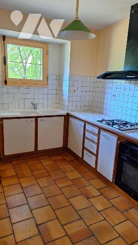 En Hameau, au calme, 122m² hab, 3 chambres, dépendance, 1435m² de terrain.