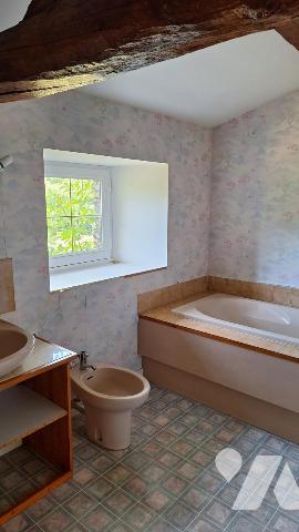 En Hameau, au calme, 122m² hab, 3 chambres, dépendance, 1435m² de terrain.