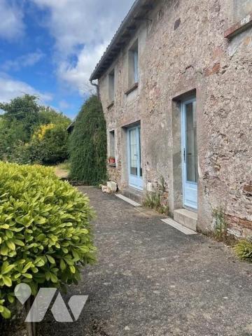 En Hameau, au calme, 122m² hab, 3 chambres, dépendance, 1435m² de terrain.