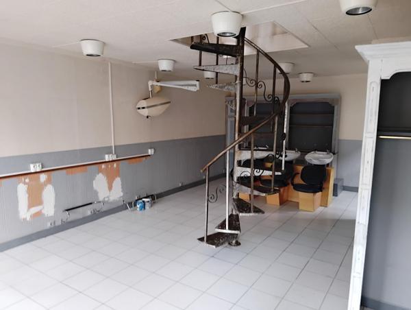 Local Commercial à RANDONNAI, 61190 - 2 pièces 70m²