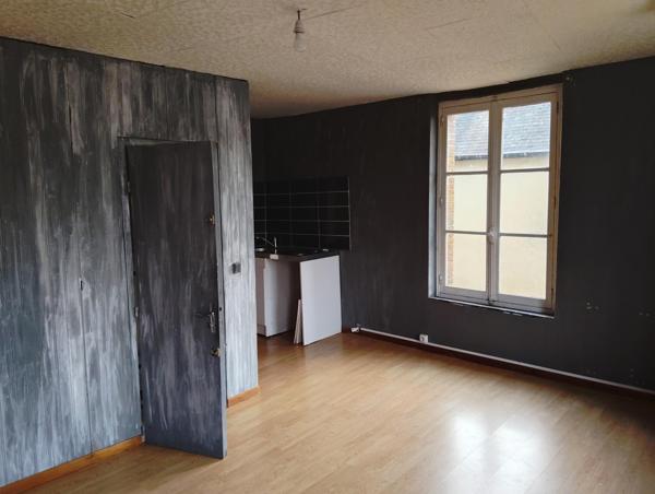 Local Commercial à RANDONNAI, 61190 - 2 pièces 70m²