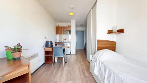 APPARTEMENT 1 PIECE - BRON