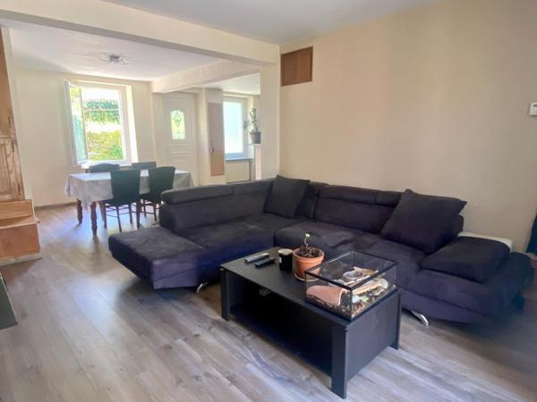 Maison de village avec jardin et garage