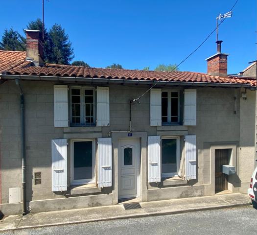 Maison de village avec jardin et garage