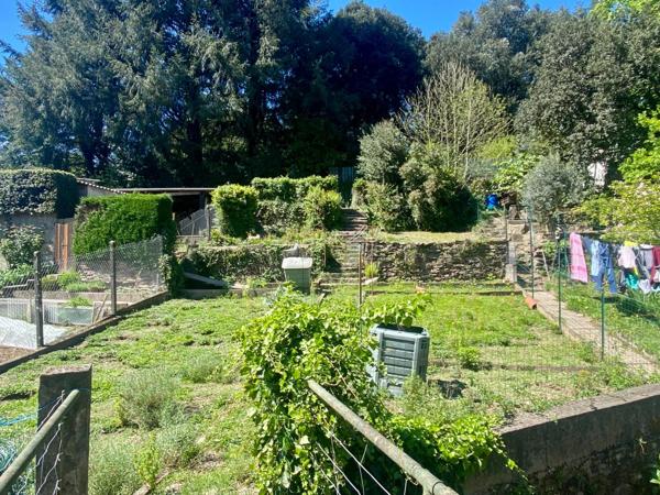 Maison de village avec jardin et garage