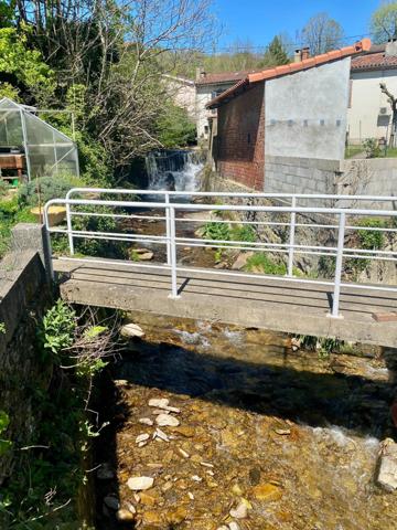 Maison de village avec jardin et garage