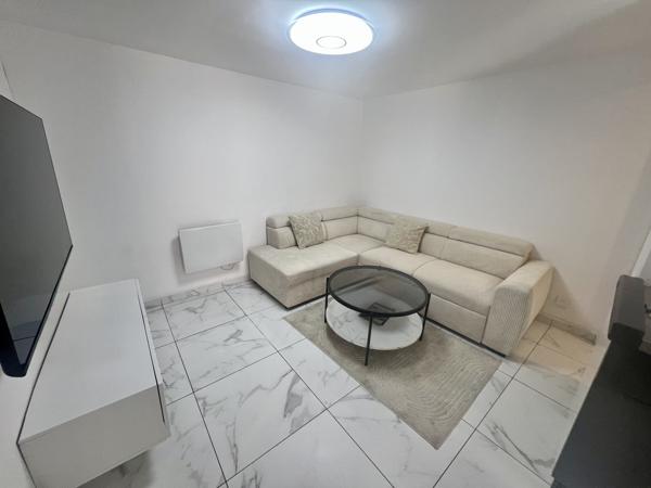 Maison
         3 pièces
        - 40 m² 169 000 € *