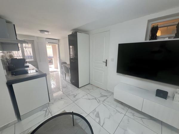 Maison
         3 pièces
        - 40 m² 169 000 € *