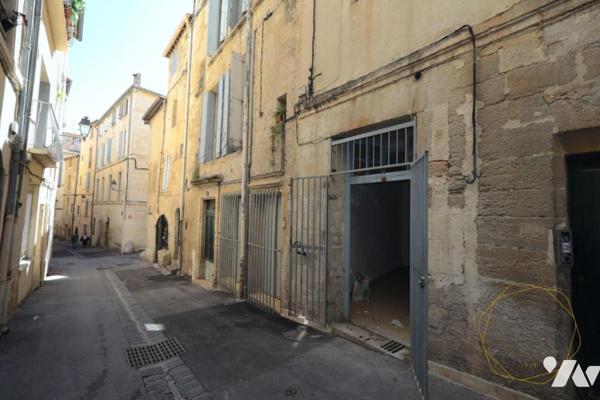 Immeuble de rapport de trois F2 et un local dans l'Écusson