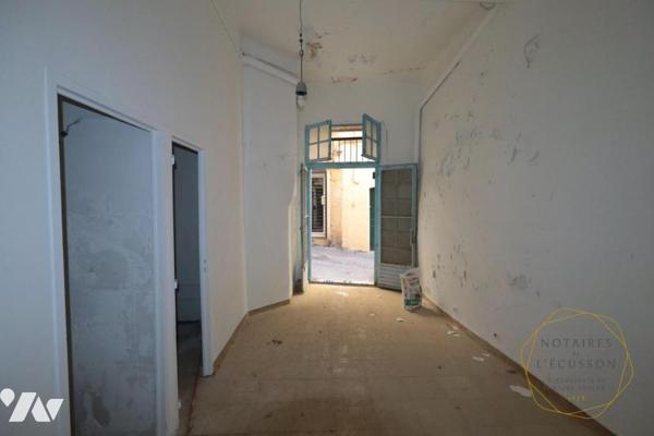 Immeuble de rapport de trois F2 et un local dans l'Écusson