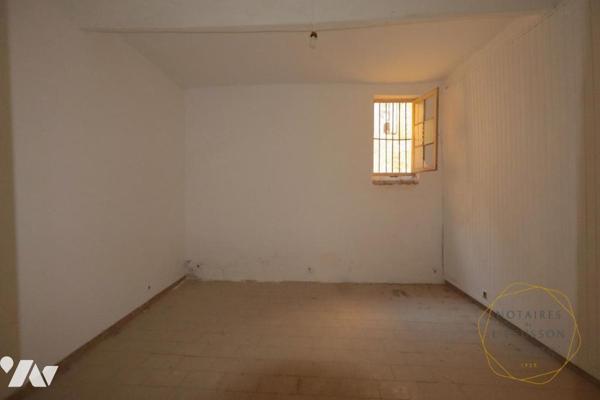 Immeuble de rapport de trois F2 et un local dans l'Écusson