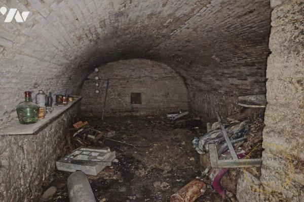 Immeuble de rapport de trois F2 et un local dans l'Écusson