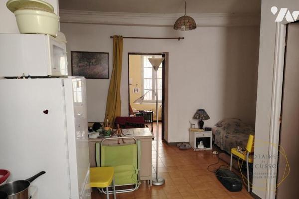 Immeuble de rapport de trois F2 et un local dans l'Écusson