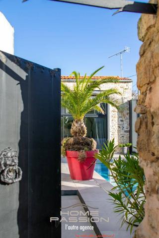 MORNAC-SUR-SEUDRE  ALLIANCE PARFAITE DU CHARME ET DU CONTEMPORAIN