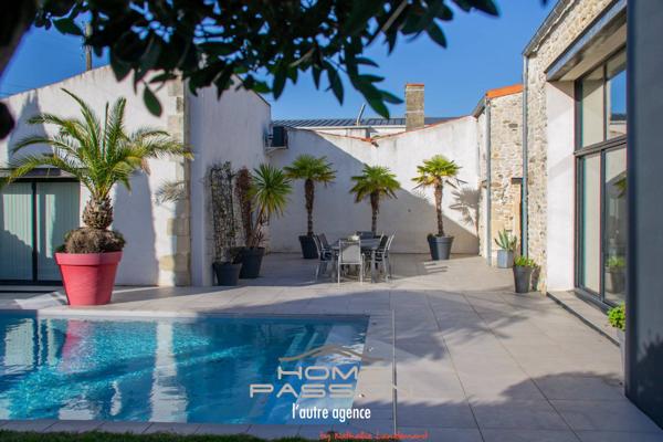 MORNAC-SUR-SEUDRE  ALLIANCE PARFAITE DU CHARME ET DU CONTEMPORAIN