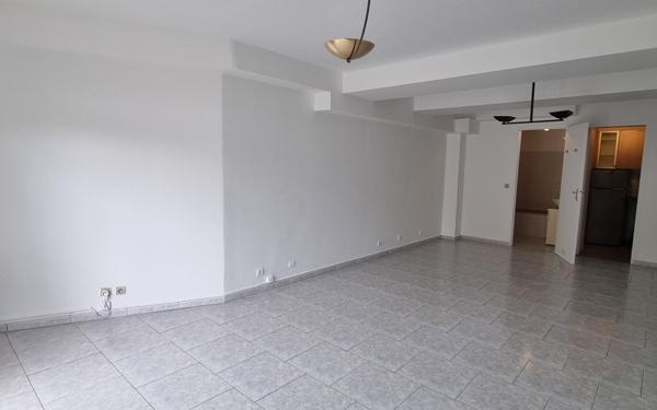Appartement à vendre    1 pièce • 39,31 m2 Noisy-le-Grand