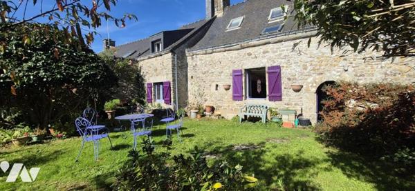 MAISON EN PIERRES - CENTRE BOURG - JARDIN ET DOUBLE GARAGE