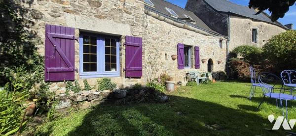 MAISON EN PIERRES - CENTRE BOURG - JARDIN ET DOUBLE GARAGE