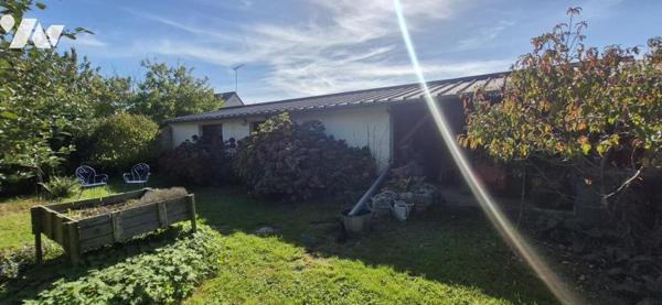 MAISON EN PIERRES - CENTRE BOURG - JARDIN ET DOUBLE GARAGE