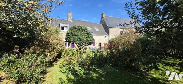 MAISON EN PIERRES - CENTRE BOURG - JARDIN ET DOUBLE GARAGE