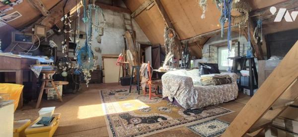 MAISON EN PIERRES - CENTRE BOURG - JARDIN ET DOUBLE GARAGE