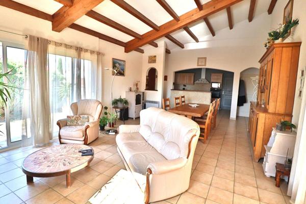 Villa Pia 4 faces 5 pièce(s) 115 m2 avec piscine sur un terrain de 670m²