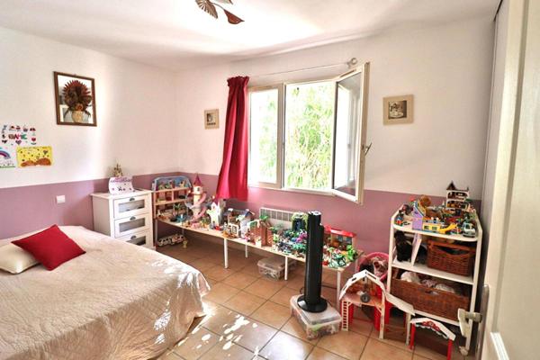 Villa Pia 4 faces 5 pièce(s) 115 m2 avec piscine sur un terrain de 670m²