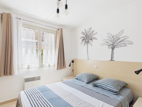 Appartement
         2 pièces
        - 35 m² 180 000 € *