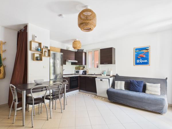 Appartement
         2 pièces
        - 35 m² 180 000 € *