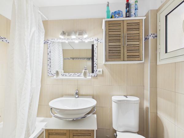Appartement
         2 pièces
        - 35 m² 180 000 € *