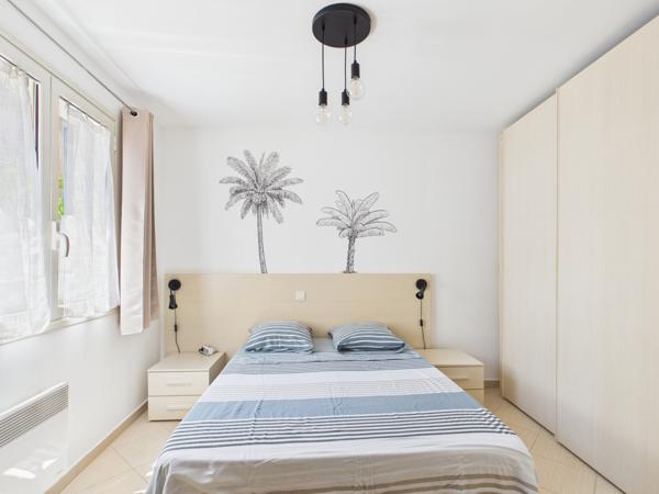 Appartement
         2 pièces
        - 35 m² 180 000 € *