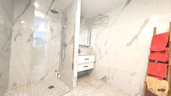 Appartement 3 pièces avec terrasse au centre ville de Saint-Pierre