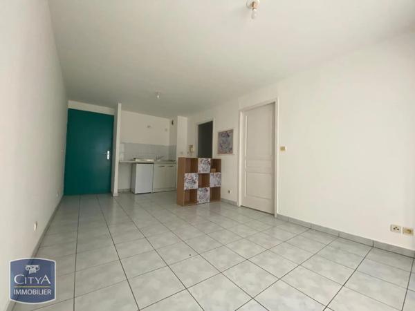 Appartement à louer 2 pièces 33.81m² Sainte-Suzanne (97441)