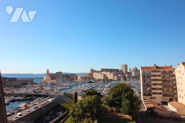 Bel appartement T2 (MAGNIFIQUE VUE MER) de 67m2 Carrez dans le quartier de Saint-Victor (7e).