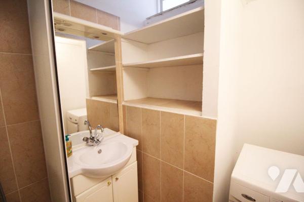 Bel appartement T2 (MAGNIFIQUE VUE MER) de 67m2 Carrez dans le quartier de Saint-Victor (7e).