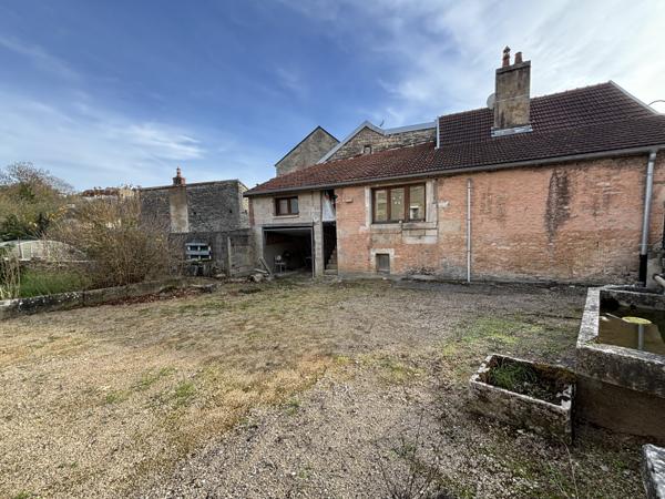 AIGNAY LE DUC : Au cœur du village ,maison bourguignonne année 1790 de 110m² avec garage et terrain 530m² Aignay-le-Duc (21510)