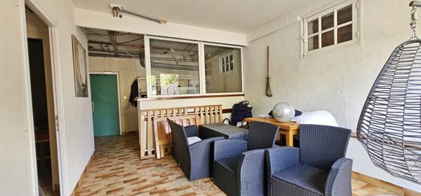 A Gourdon maison de 304 m² au calme au fond d’une impasse sur un superbe un terrain plat de 2300 m².