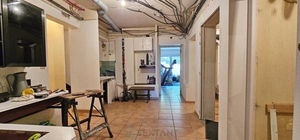 A Gourdon maison de 304 m² au calme au fond d’une impasse sur un superbe un terrain plat de 2300 m².