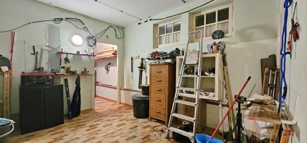 A Gourdon maison de 304 m² au calme au fond d’une impasse sur un superbe un terrain plat de 2300 m².