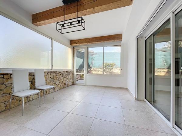 Propriété exceptionnelle avec 4 constructions, piscine, 2 entrées distinctes