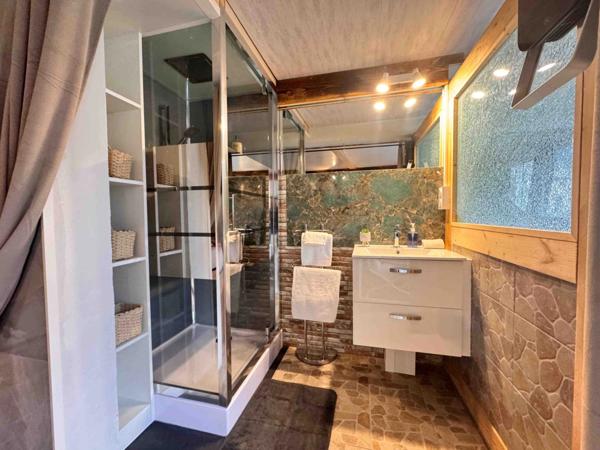 Studio 37 m² LARAGNE MONTEGLIN (05)