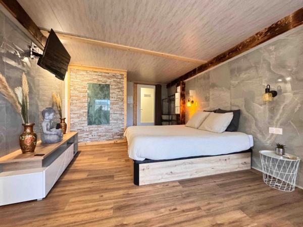 Studio 37 m² LARAGNE MONTEGLIN (05)